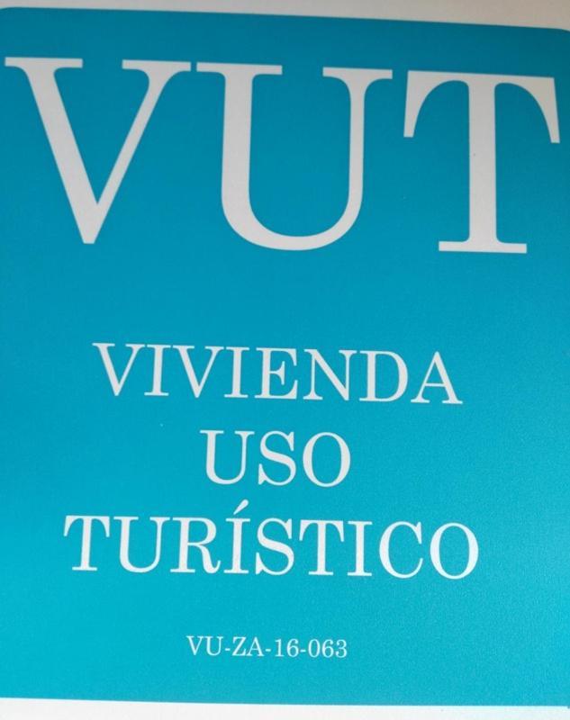 Atico Con Terraza En La Jota *